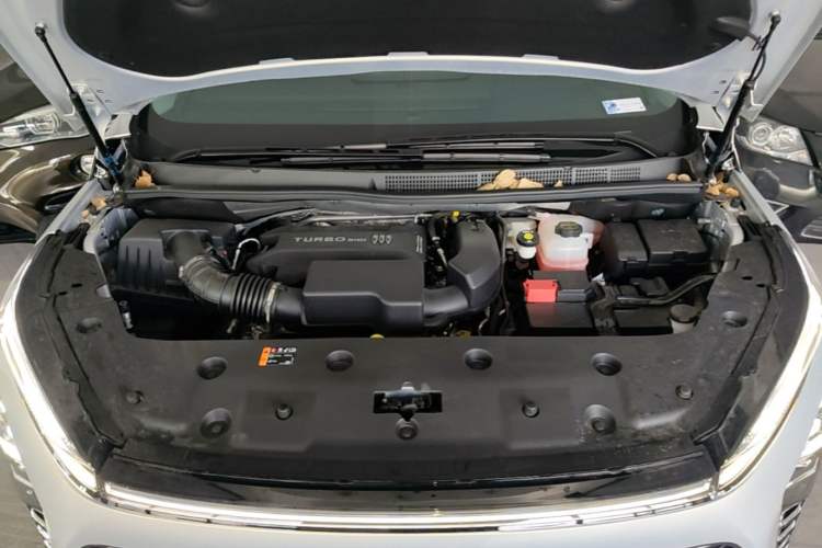 Used Buick GL8 2026 Model Lu Zun Smart Enjoyment Edition Engine Bay