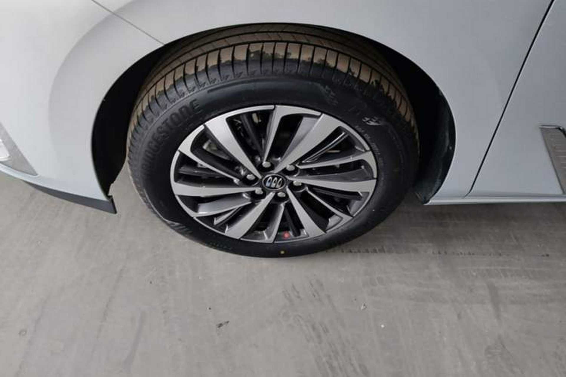 Used Buick GL8 2026 Model Lu Zun Smart Enjoyment Edition Left Front Wheel Hub
