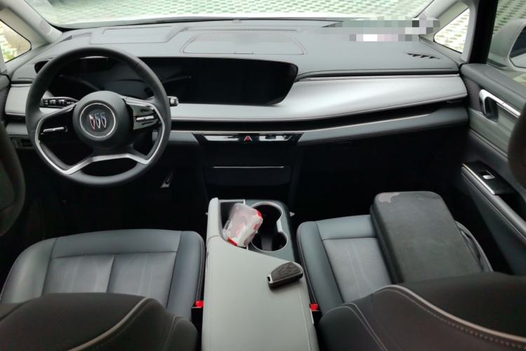 Used Buick GL8 2026 Model Lu Zun Smart Enjoyment Edition Center Console