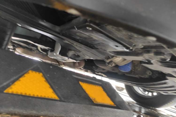 Used Buick GL8 2026 Model Lu Zun Prestige Edition Chassis Front Right