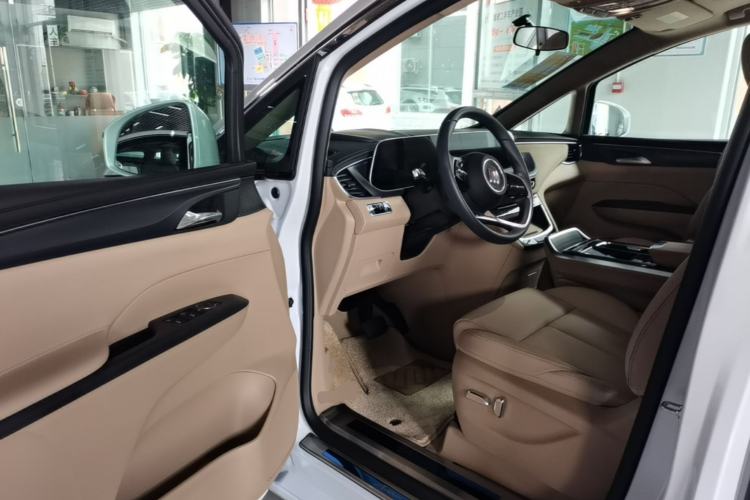 Used Buick GL8 2026 Model Land Rover Business Class Comfort DG Edition Driver Seat