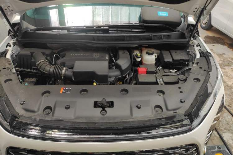 Used Buick GL8 2026 Model Lu Zun Prestige Edition Engine Bay