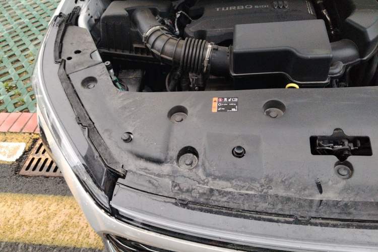 Used Buick GL8 2026 Model Lu Zun Prestige Edition Engine Bay Right