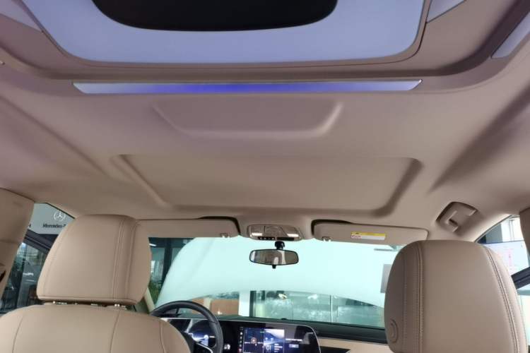 Used Buick GL8 2026 Model Land Rover Business Class Comfort DG Edition Headliner