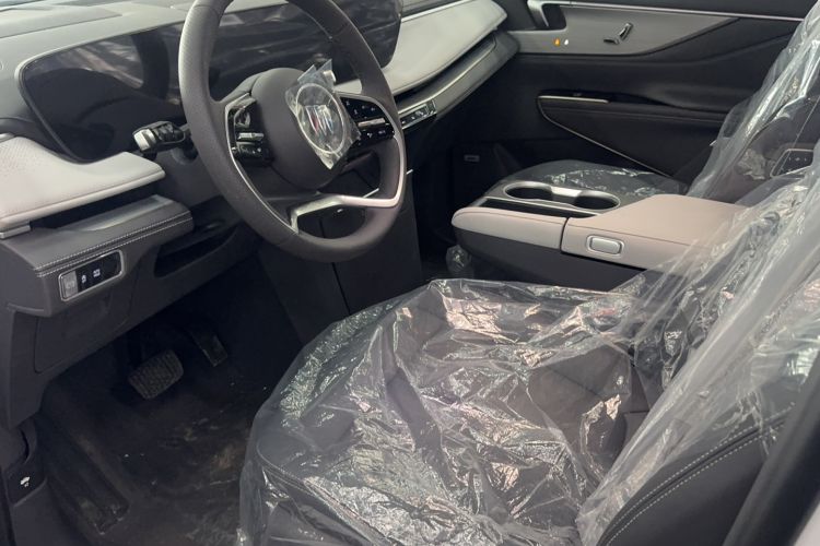 Used Buick GL8 2026 Model Lu Zun Prestige Edition Interior 1