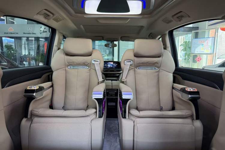 Used Buick GL8 2026 Model Land Rover Business Class Comfort DG Edition Interior 11