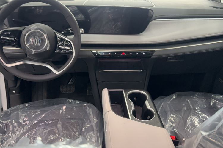 Used Buick GL8 2026 Model Lu Zun Prestige Edition Interior 2