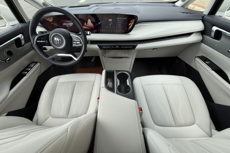 Used Buick GL8 2026 Model Lu Zun Luxury Edition Interior 3