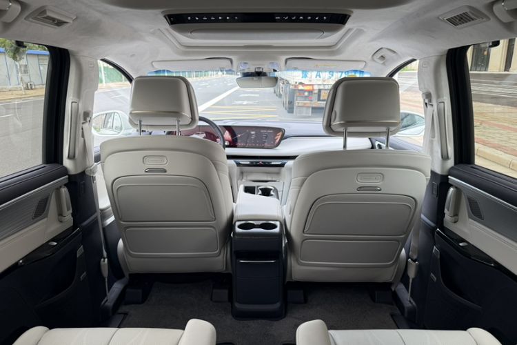 Used Buick GL8 2026 Model Lu Zun Luxury Edition Interior 4