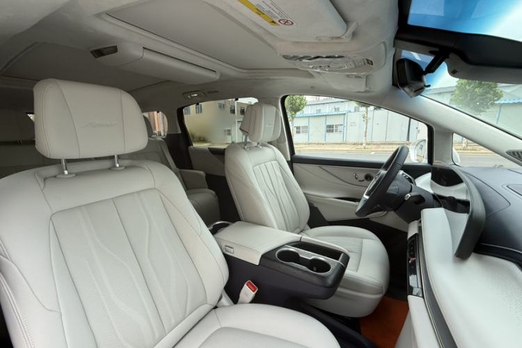 Used Buick GL8 2026 Model Lu Zun Luxury Edition Interior 6