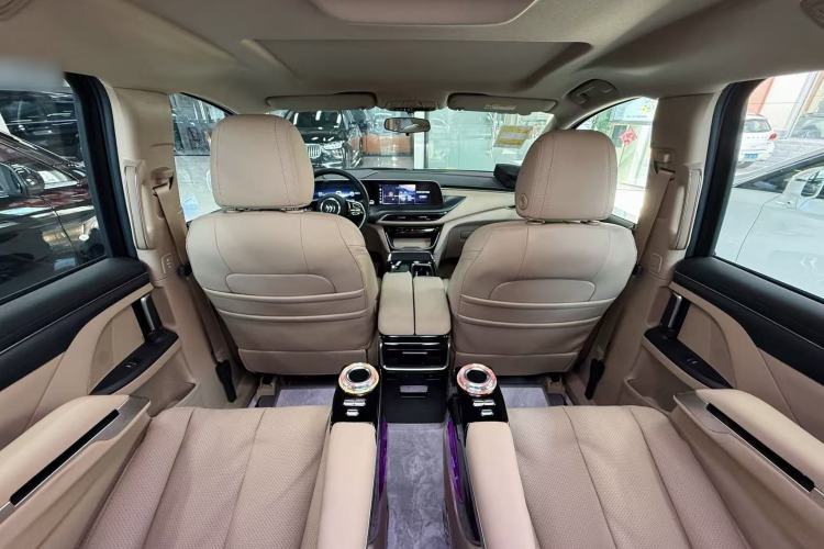 Used Buick GL8 2026 Model Land Rover Business Class Comfort DG Edition Interior 9