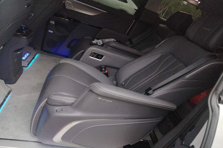 Used Buick GL8 2026 Model Lu Zun Prestige Edition Left Rear Seat
