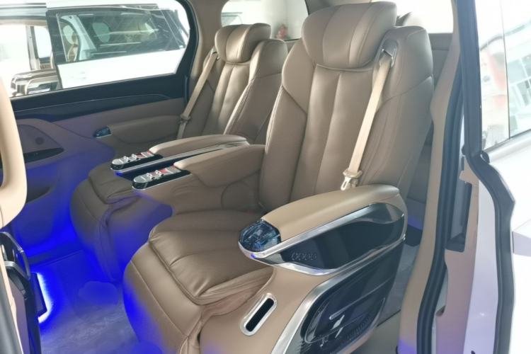 Used Buick GL8 2026 Model Land Rover Business Class Comfort DG Edition Left Rear Seat