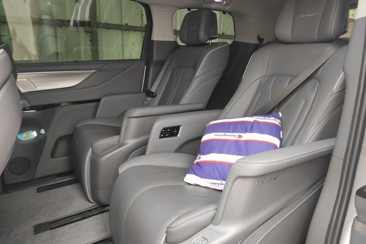 Used Buick GL8 2026 Model Lu Zun Prestige Edition Left Rear Seat