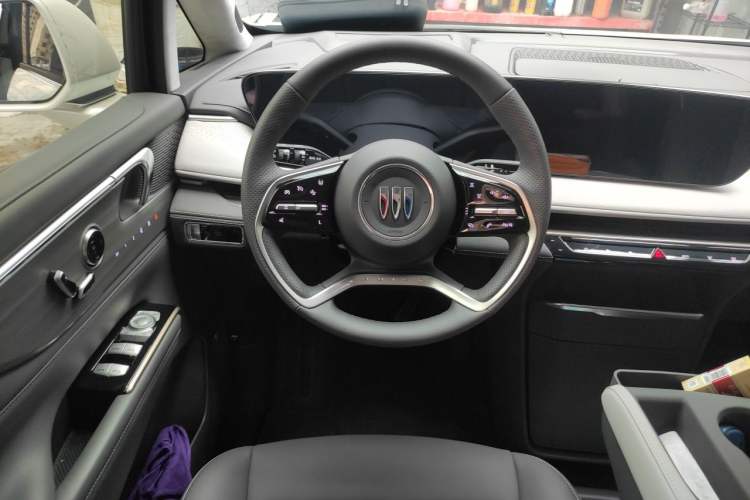 Used Buick GL8 2026 Model Lu Zun Prestige Edition Steering Wheel