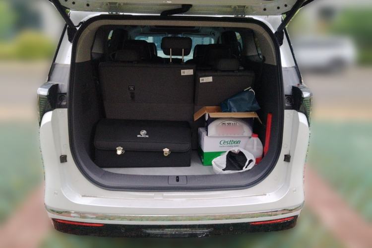 Used Buick GL8 2026 Model Lu Zun Prestige Edition Trunk