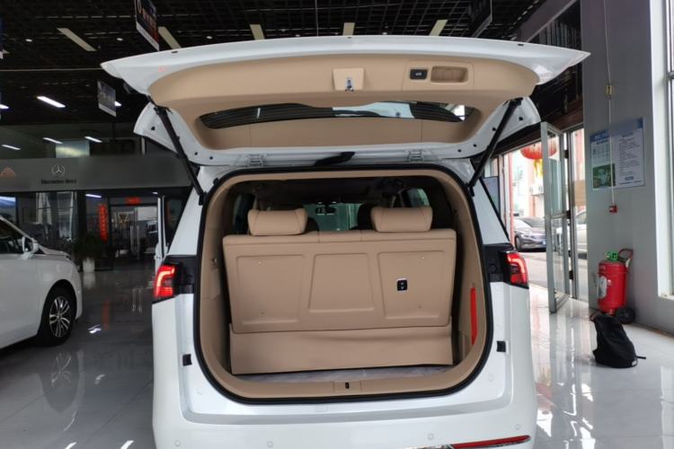 Used Buick GL8 2026 Model Land Rover Business Class Comfort DG Edition Trunk