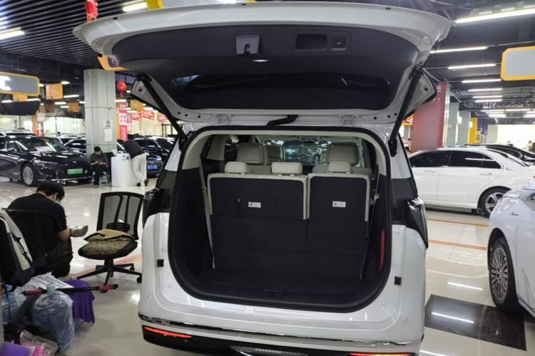 Used Buick GL8 2026 Model Lu Zun Luxury Edition Trunk