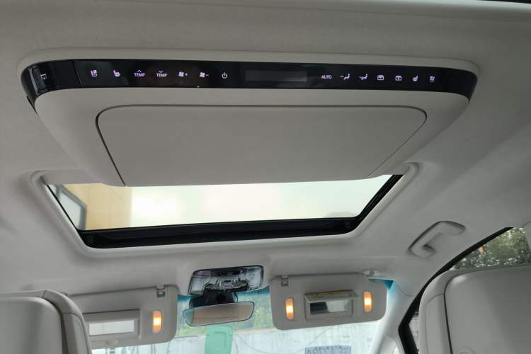 Used Buick GL8 New Energy 2024 Lu Zun Luxury Edition 7-Seater Headliner