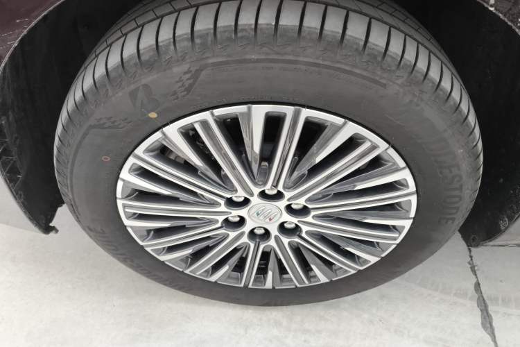Used Buick GL8 New Energy 2024 Lu Zun Luxury Edition 7-Seater Left Front Wheel Hub