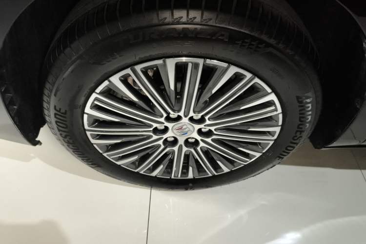 Used Buick GL8 New Energy 2024 Lu Zun Luxury Edition 7-Seater Left Front Wheel Hub