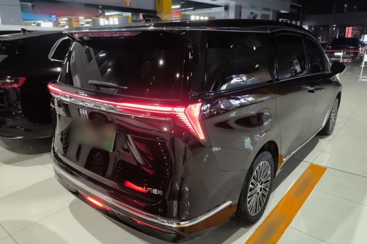 Used Buick GL8 New Energy 2024 Lu Zun Luxury Edition 7-Seater Rear Right 45 Deg