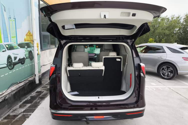 Used Buick GL8 New Energy 2024 Lu Zun Luxury Edition 7-Seater Trunk
