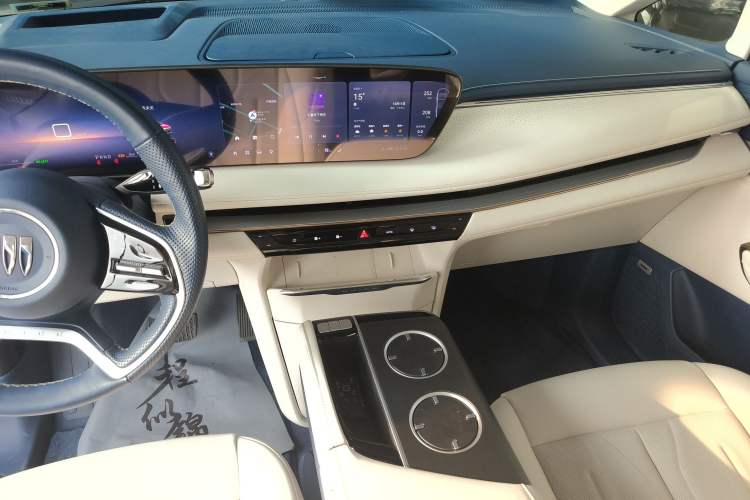 Used Buick GL8 New Energy 2024 Lu Zun Luxury Edition 7-Seater Audio And AC Panel