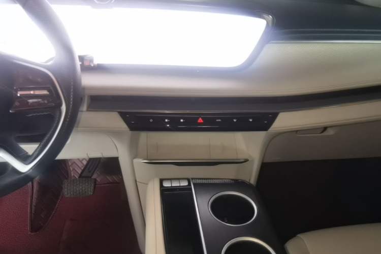 Used Buick GL8 New Energy 2024 Lu Zun Luxury Edition 7-Seater Audio And AC Panel