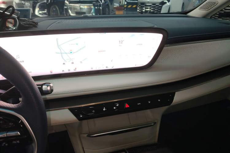 Used Buick GL8 New Energy 2024 Lu Zun Luxury Edition 7-Seater Audio And AC Panel