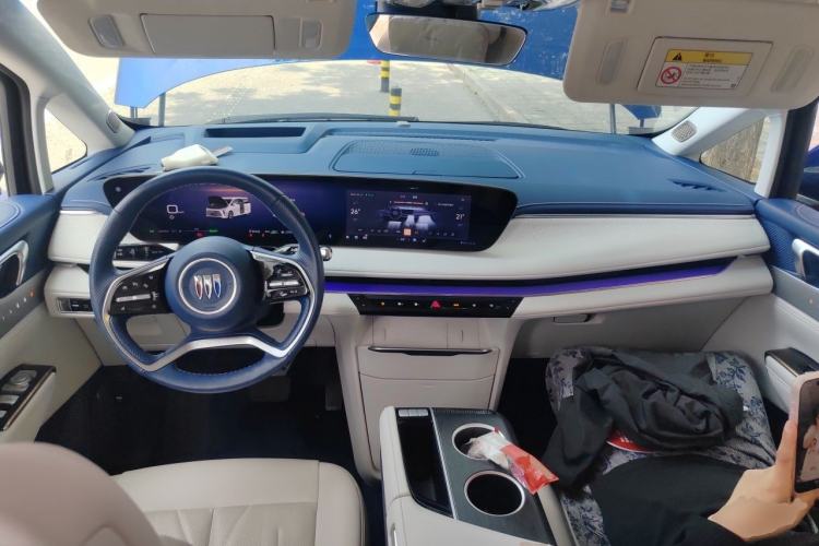 Used Buick GL8 New Energy 2024 Lu Zun Luxury Edition 6-Seater Center Console