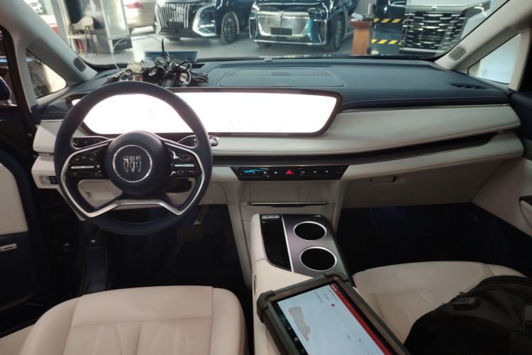 Used Buick GL8 New Energy 2024 Lu Zun Luxury Edition 7-Seater Center Console