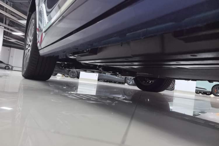 Used Buick GL8 New Energy 2024 Lu Zun Luxury Edition 7-Seater Chassis Rear Left