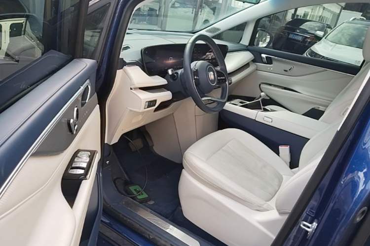 Used Buick GL8 New Energy 2024 Lu Zun Luxury Edition 6-Seater Driver Seat