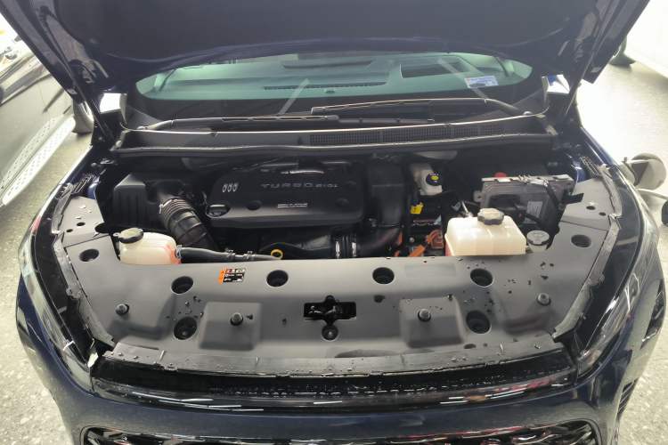 Used Buick GL8 New Energy 2024 Lu Zun Luxury Edition 7-Seater Engine Bay