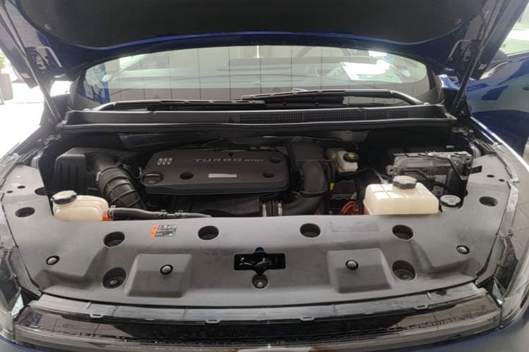 Used Buick GL8 New Energy 2024 Lu Zun Luxury Edition 6-Seater Engine Bay