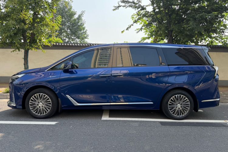 Used Buick GL8 New Energy 2024 Lu Zun Luxury Edition 6-Seater Exterior 2