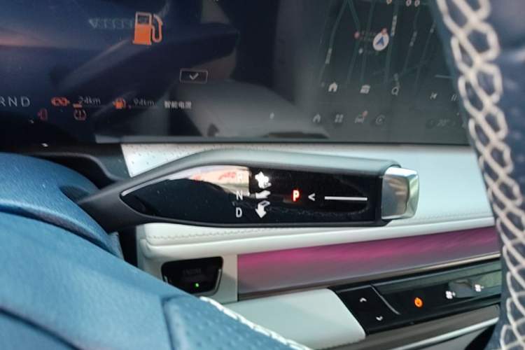 Used Buick GL8 New Energy 2024 Lu Zun Luxury Edition 6-Seater Gear Lever