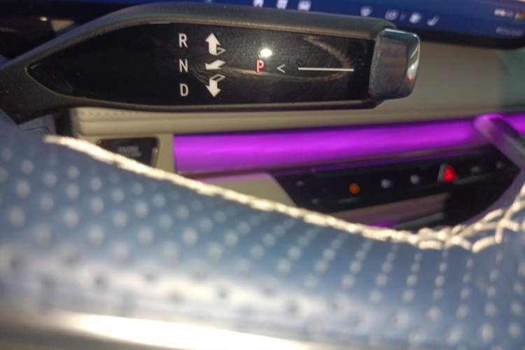 Used Buick GL8 New Energy 2024 Lu Zun Luxury Edition 7-Seater Gear Lever
