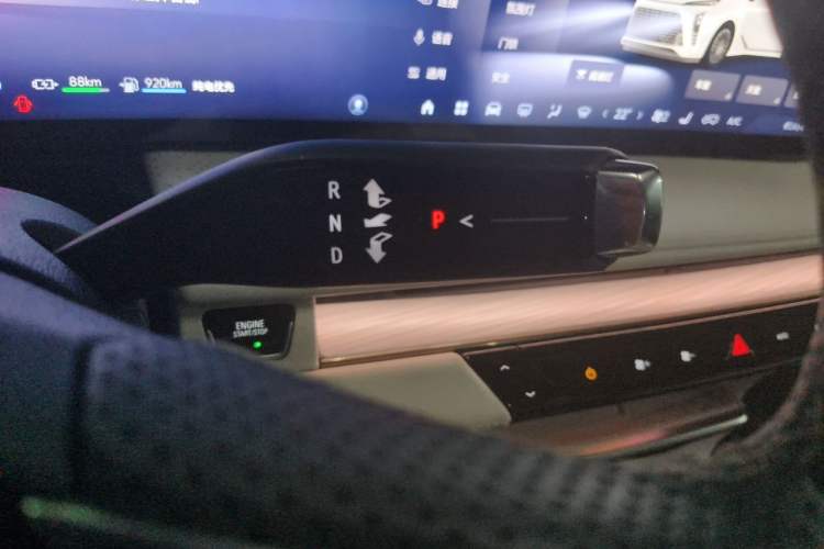 Used Buick GL8 New Energy 2024 Lu Zun Luxury Edition 7-Seater Gear Lever