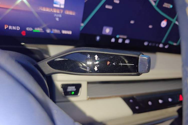 Used Buick GL8 New Energy 2024 Lu Zun Luxury Edition 7-Seater Gear Lever