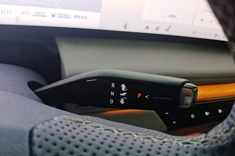 Used Buick GL8 New Energy 2024 Lu Zun Luxury Edition 6-Seater Gear Lever