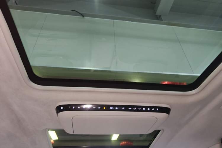Used Buick GL8 New Energy 2024 Lu Zun Luxury Edition 7-Seater Headliner
