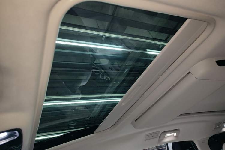 Used Buick GL8 New Energy 2024 Lu Zun Luxury Edition 6-Seater Headliner