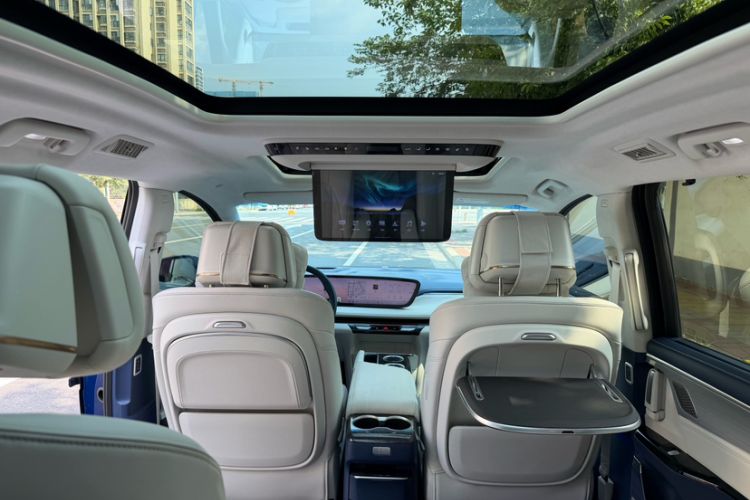 Used Buick GL8 New Energy 2024 Lu Zun Luxury Edition 6-Seater Interior 11