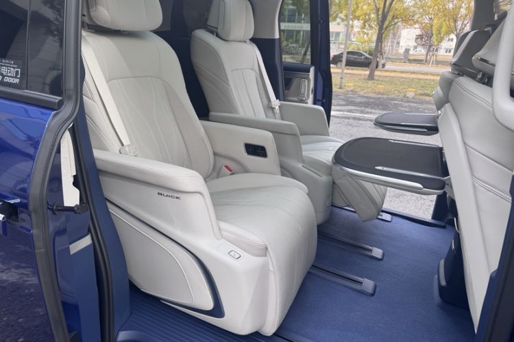 Used Buick GL8 New Energy 2024 Lu Zun Luxury Edition 6-Seater Interior 13