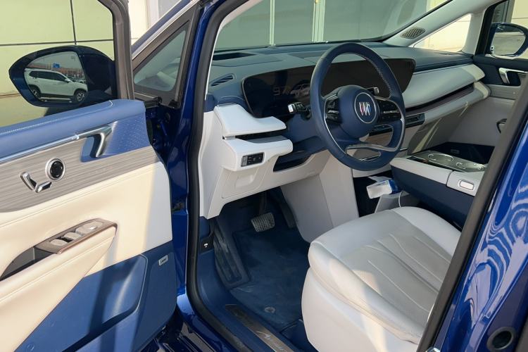 Used Buick GL8 New Energy 2024 Lu Zun Luxury Edition 7-Seater Interior 2
