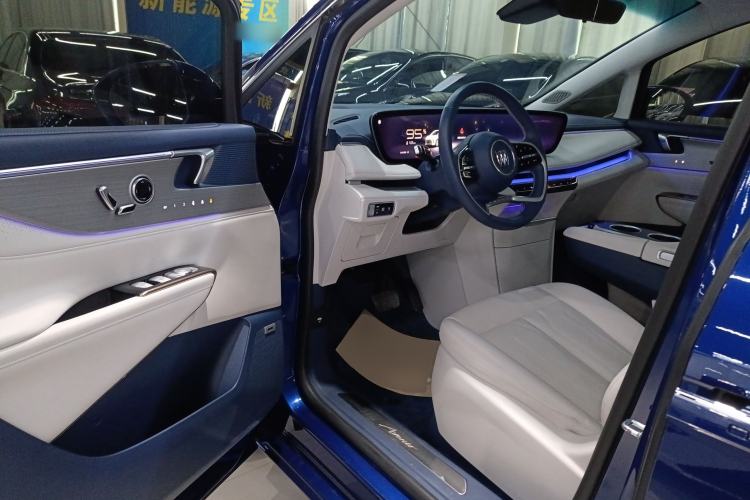 Used Buick GL8 New Energy 2024 Lu Zun Luxury Edition 7-Seater Interior 3