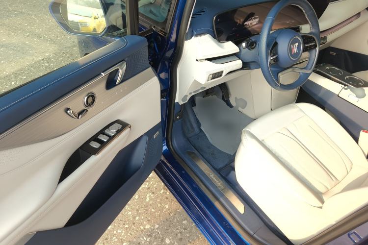 Used Buick GL8 New Energy 2024 Lu Zun Luxury Edition 7-Seater Interior 3