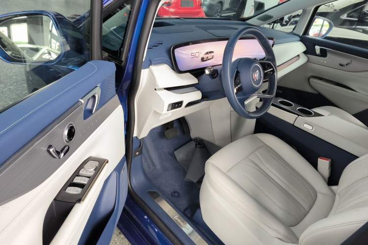 Used Buick GL8 New Energy 2024 Lu Zun Luxury Edition 7-Seater Interior 3